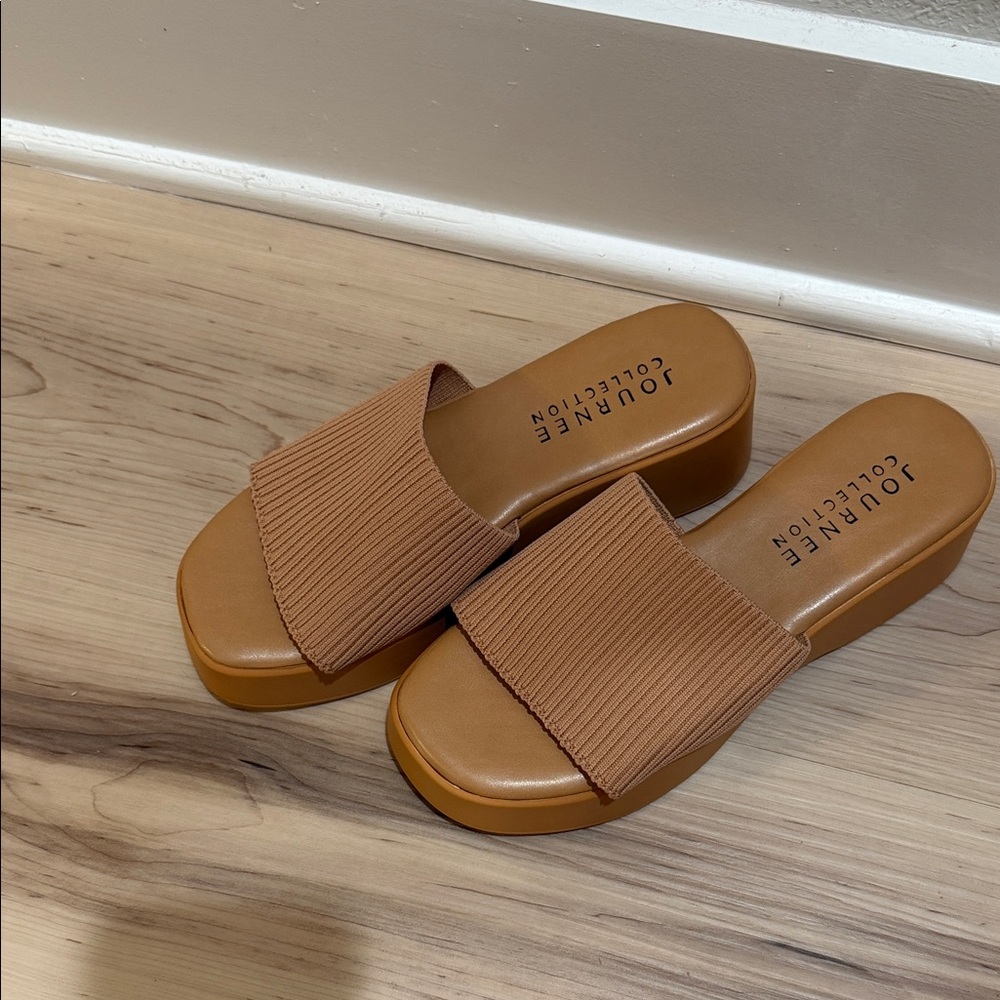 Journee Collection Emani Platform Sandal